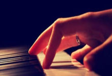 三核合砍85分重回胜轨 湖人力克换帅灰熊.